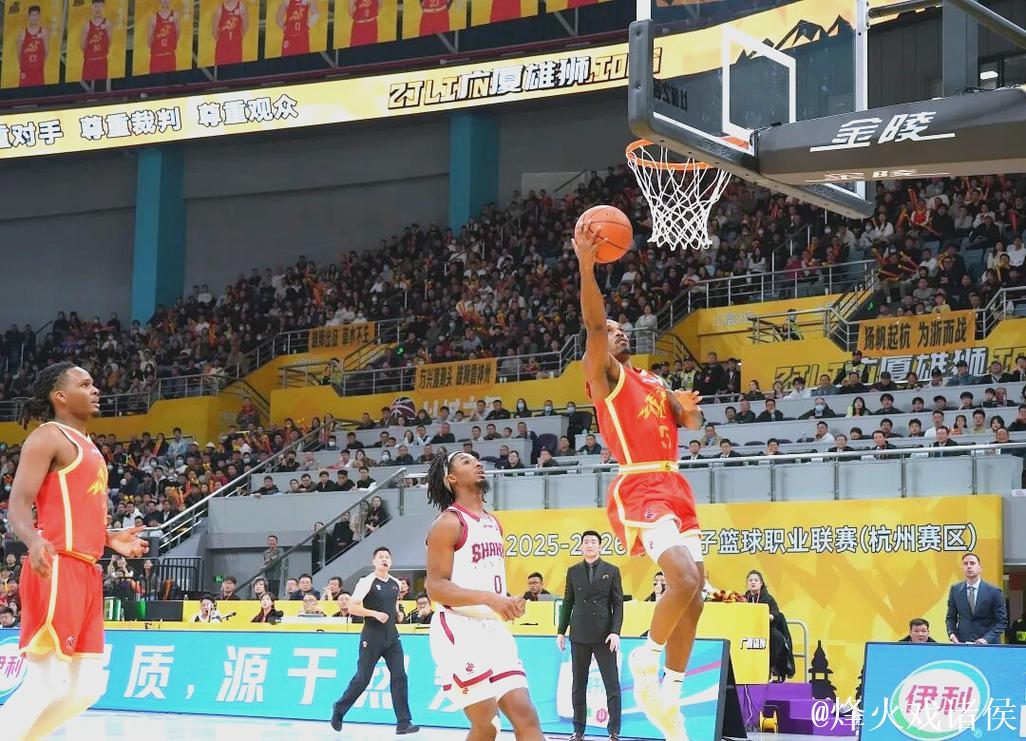 CBA新赛季常规赛揭幕战 浙江方兴渡赢下开门红
